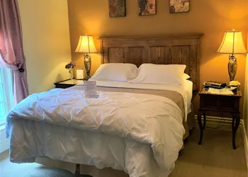 The Red Coat Bed & Breakfast hotel thumbnail 8