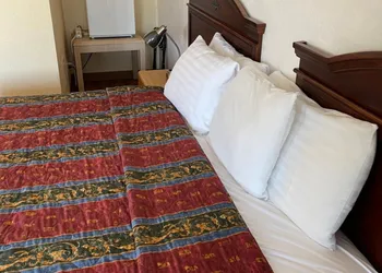 Villa West Motel hotel thumbnail 7