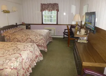 Smoketown Inn hotel thumbnail 6