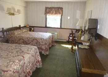 Smoketown Inn hotel thumbnail 7