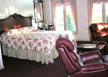 Smoketown Inn hotel thumbnail 8