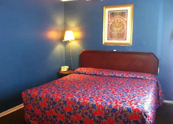 Green Crest Motel hotel thumbnail 5