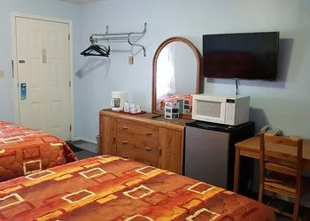 Countryside Inn hotel thumbnail 7