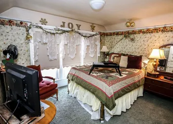 3rd Street Nest Bed & Breakfast hotel thumbnail 4