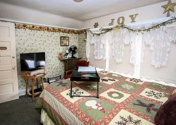 3rd Street Nest Bed & Breakfast hotel thumbnail 5