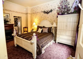 3rd Street Nest Bed & Breakfast hotel thumbnail 7