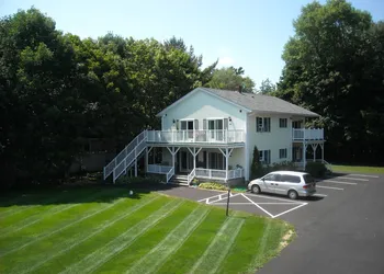 Cromwell Harbor Motel hotel thumbnail 6