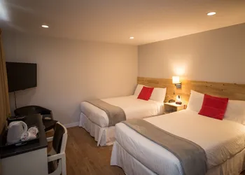Motel Colonial hotel thumbnail 6