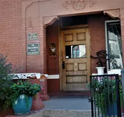 Off Broadway B&B hotel detail image 3