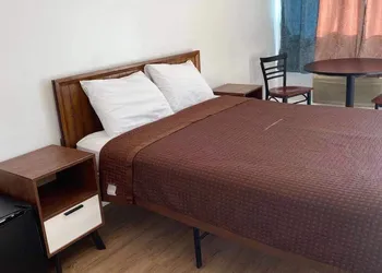 Village Motel hotel thumbnail 2