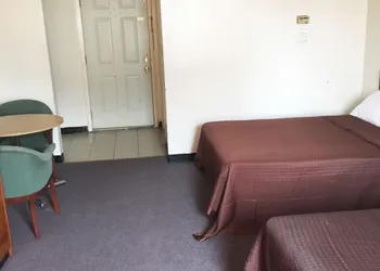 Village Motel hotel thumbnail 3