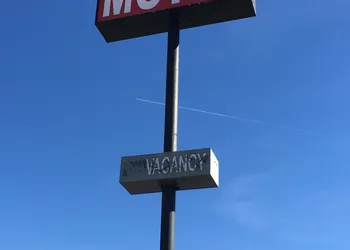 Aristocrat Motel hotel thumbnail 8