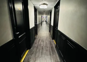 Village Inn hotel thumbnail 4