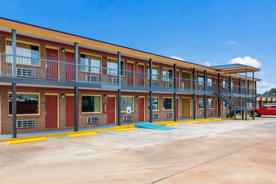 Econo Lodge Russellville hotel detail image 2