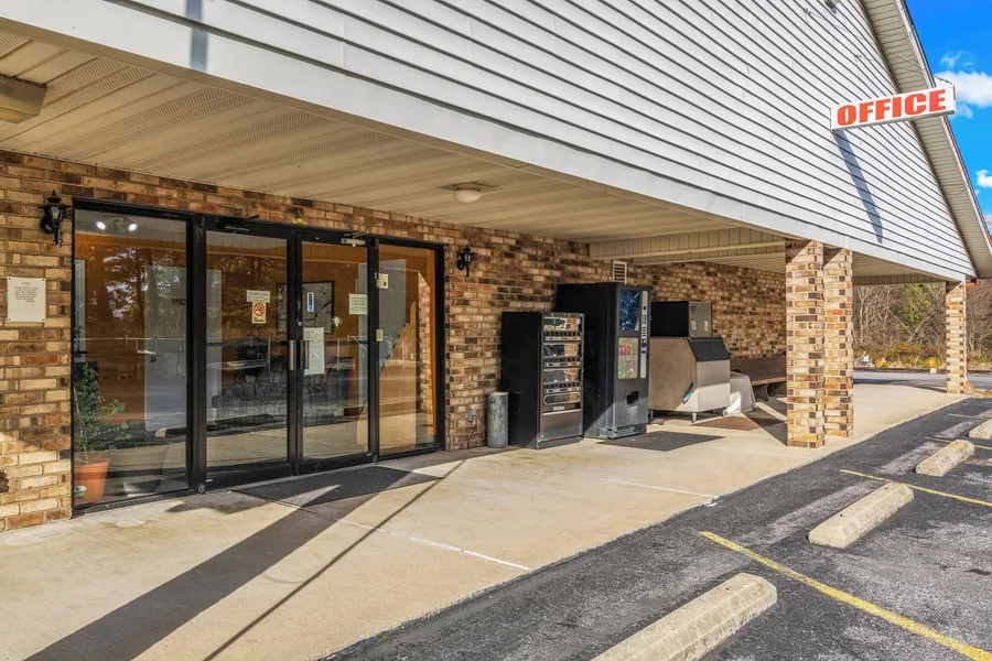 Budget Host Inn by Hotel O Portland near I-65 hotel detail image 2