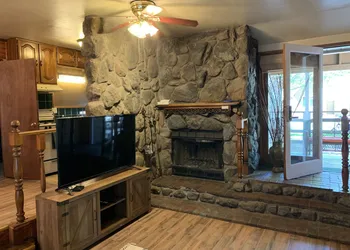 Grey Squirrel Resort hotel thumbnail 4