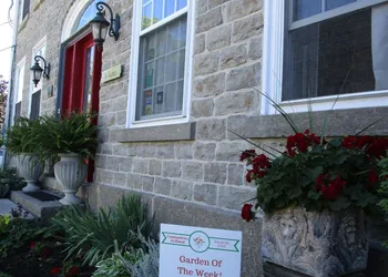Sir Isaac Brock B&B Luxury Suites hotel thumbnail 2