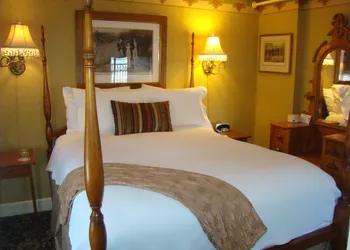 The Village Inn of Woodstock hotel thumbnail 7