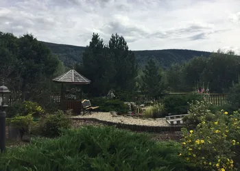 Blue Grouse Country Inn Bed & Breakfast hotel thumbnail 3