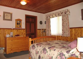 Blue Grouse Country Inn Bed & Breakfast hotel thumbnail 4
