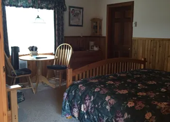 Blue Grouse Country Inn Bed & Breakfast hotel thumbnail 5