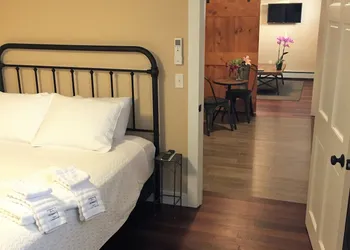 Sea Street Inn hotel thumbnail 8
