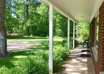 Elk Rapids Lakeshore Inn hotel thumbnail 2