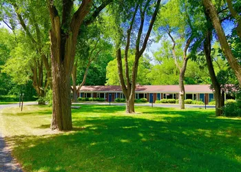 Elk Rapids Lakeshore Inn hotel thumbnail 7