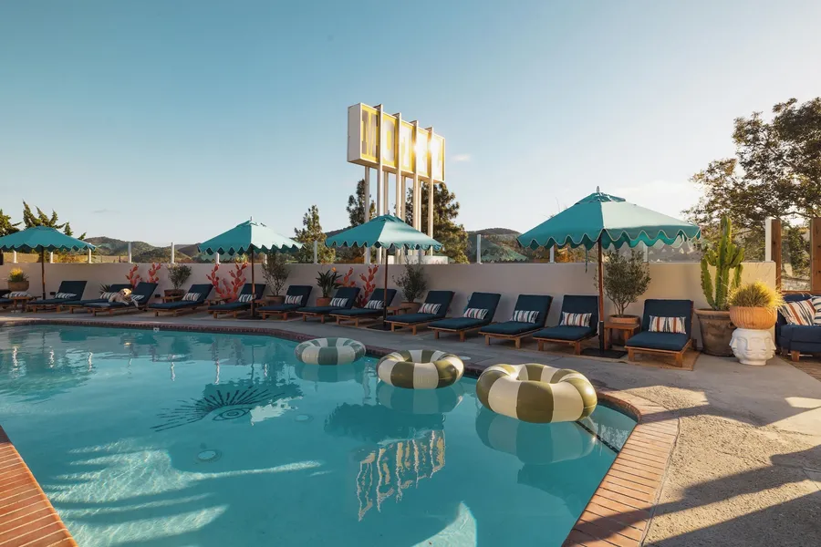 Skyview Hotel - 21 & Over Pool hotel detail image 2