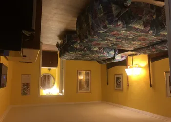 Dragon Inn & Suites hotel thumbnail 2