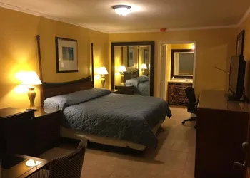 Dragon Inn & Suites hotel thumbnail 8