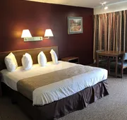 Golden Eagle Inn hotel detail image 7