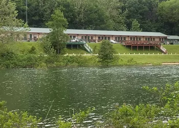 Tanglewood Lodge hotel thumbnail 2