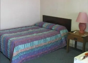 Sandpiper Motel hotel thumbnail 6