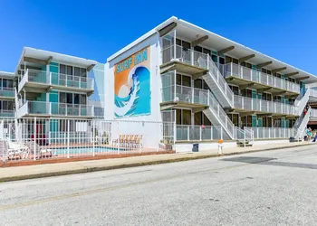 Surf Inn Suites hotel thumbnail 2