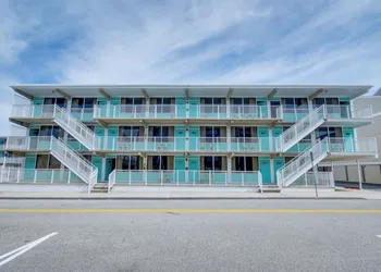 Surf Inn Suites hotel thumbnail 3