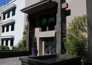Whale Cove Inn hotel thumbnail 3