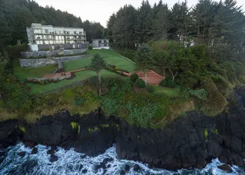 Whale Cove Inn hotel thumbnail 4