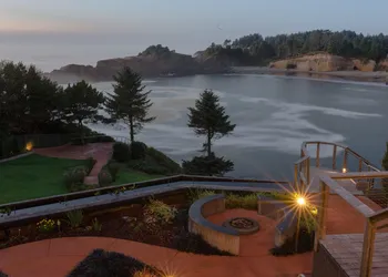 Whale Cove Inn hotel thumbnail 6
