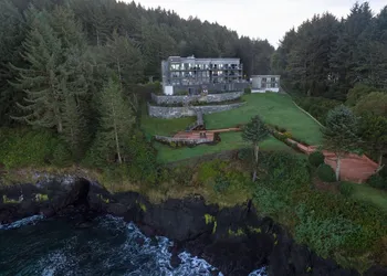 Whale Cove Inn hotel thumbnail 7