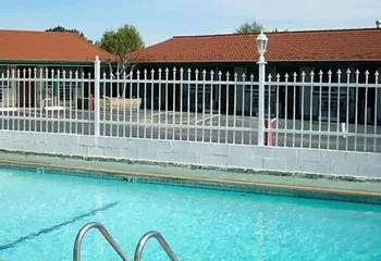 Holiday Motel Waynesburg hotel thumbnail 4