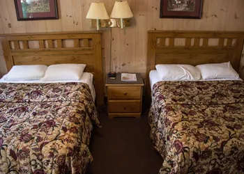 Fran Cove Motel hotel thumbnail 5