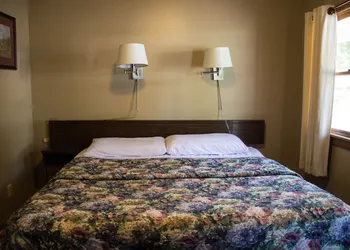 Fran Cove Motel hotel thumbnail 8