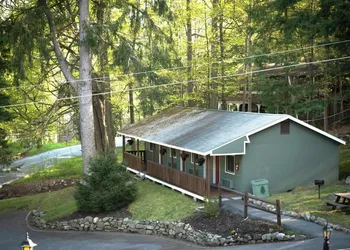 Forest Hill Lodge & Cabins hotel thumbnail 5