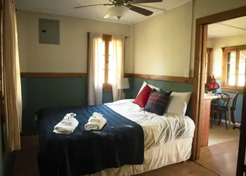 Forest Hill Lodge & Cabins hotel thumbnail 7