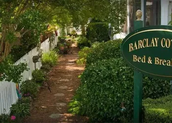 Barclay Cottage hotel thumbnail 2