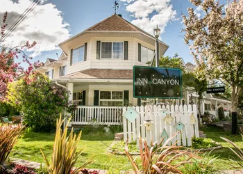 Inn on Canyon hotel thumbnail 4