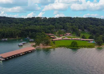 Coppermine Lodge hotel thumbnail 3