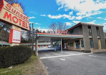 The Sunset Motel hotel thumbnail 2