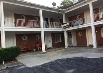 Motel Townhouse hotel thumbnail 2